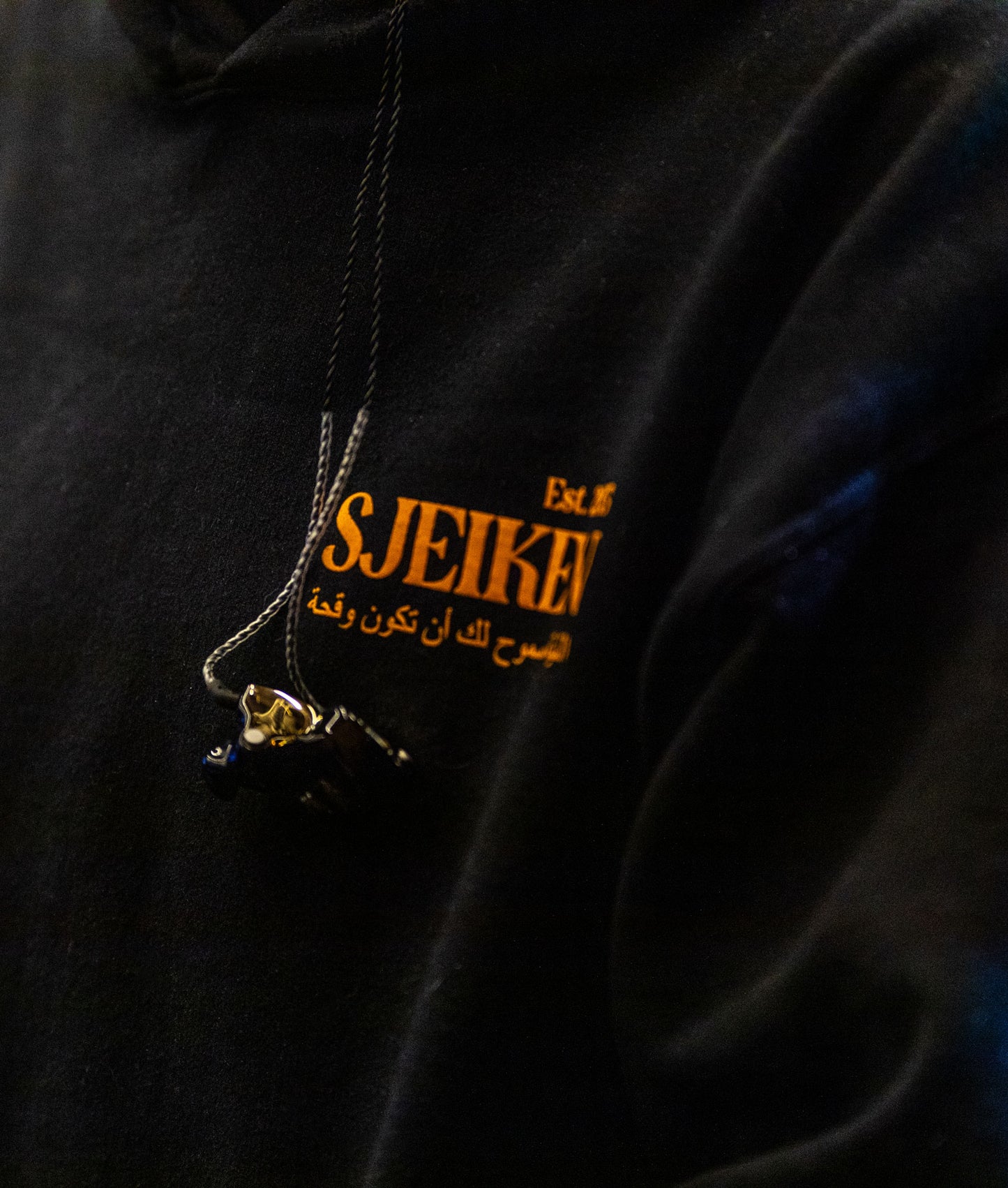 Sjeiken Tee | Sort